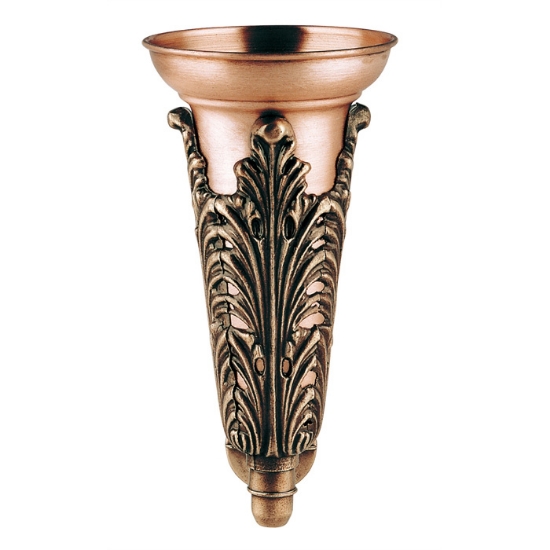 Immagine di Vaso portafiori in bronzo decorato - Vaso in rame - Attacco a braccio