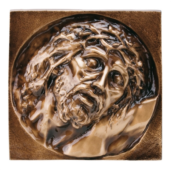 Immagine di Targa con bassorilievo in bronzo per cappella cimiteriale - Cristo Crocifisso (particolare)