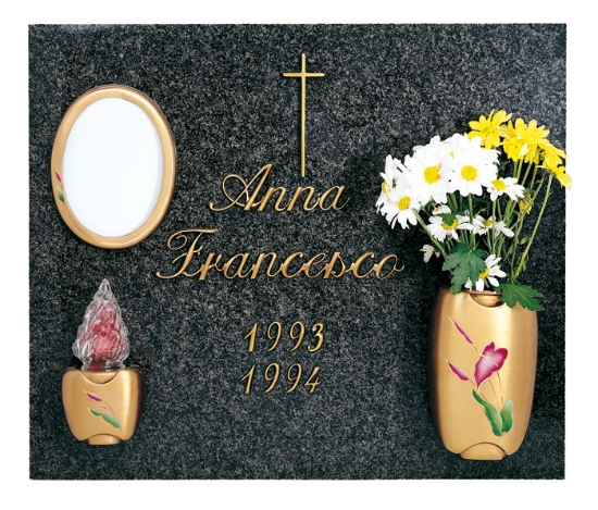 Imagen de Propuesta de lápida - Línea Olpe Bronze - Decoración Anturium - Jarrón, lámpara, marco - Letras Itálicos