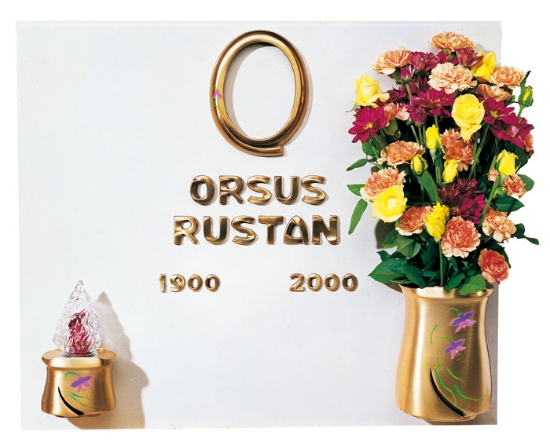 Imagen de Propuesta de lápida - Línea de bronce Idria - Decoración de iris - Marco, lámpara y jarrón para flores - Letras italianas