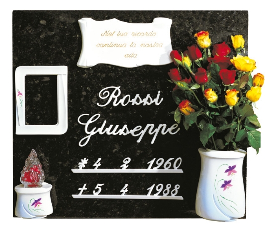 Image sur Proposition de pierre tombale - Ligne Idria Ceramismalt blanc - Décoration Iris - Cadre vase vase à fleurs avec parchemin et lettres italiques
