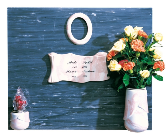 Image sur Proposition de pierre tombale - Porcelaine en marbre rose Victoria Ligne - Cadre de lampe de vase à fleurs et parchemin