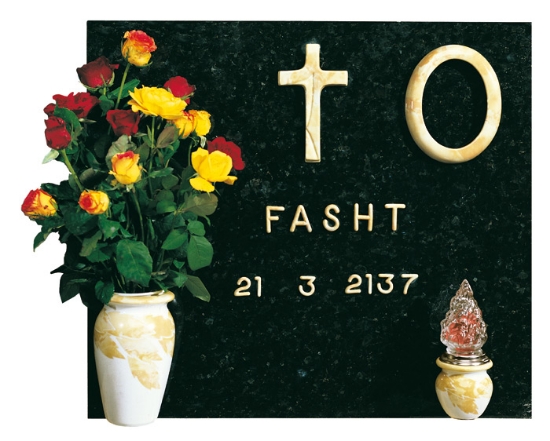 Image sur Proposition de pierre tombale - Porcelaine blanche Venus Ligne Décorée de feuilles - Lampe vase à fleurs avec cadre croisé - Lettres du modèle Futura